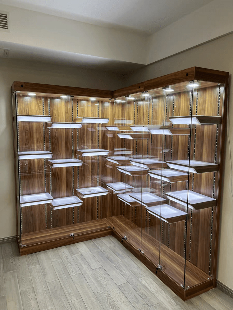 打造动漫收藏家的专属天地 手办展示柜的选购与陈列艺术